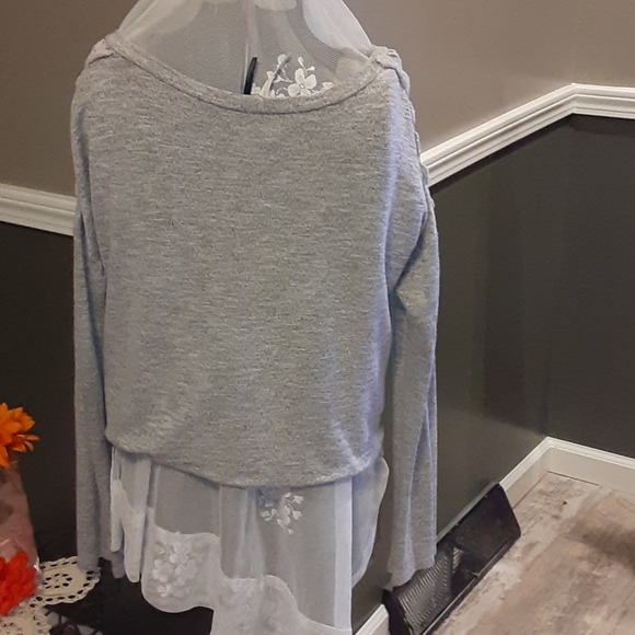 Crop lace gray sweater - Picture 3 of 4